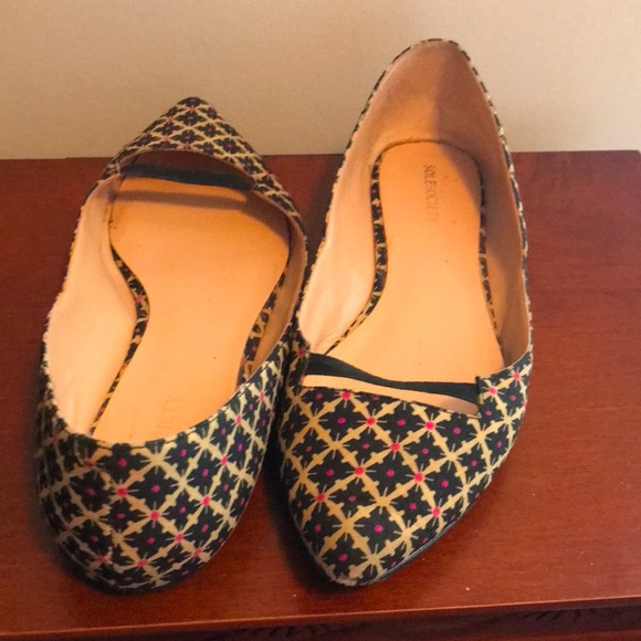 Get Noticed! Sole Society fabric patterned flat - Picture 2 of 6